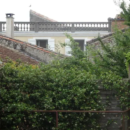 Au Centre D'art Arkad Auvillar