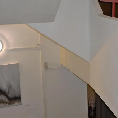 Au Centre D'art Arkad