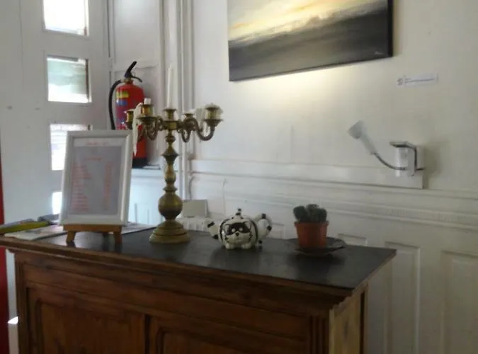 Au Centre D'art Arkad