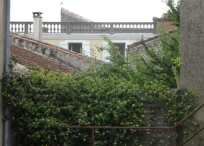 Au Centre D'art Arkad Auvillar