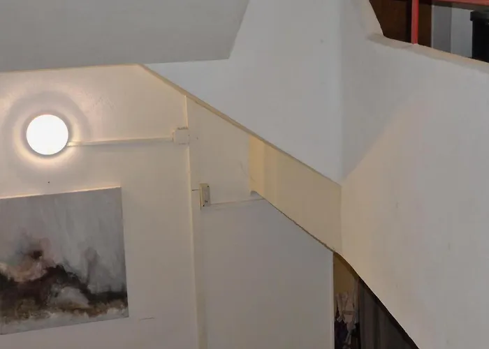 Au Centre D'art Arkad